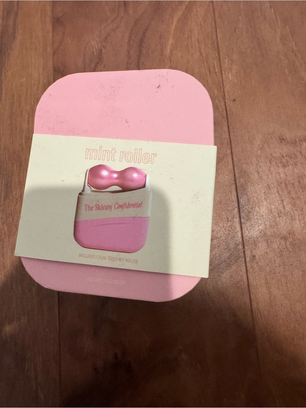 Mint Roller Dual-Sided Face Massager - Pink